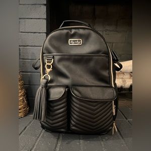 Itzy Ritzy Boss Backpack™ Diaper Bag - Gently used! - Beautiful Bag!!